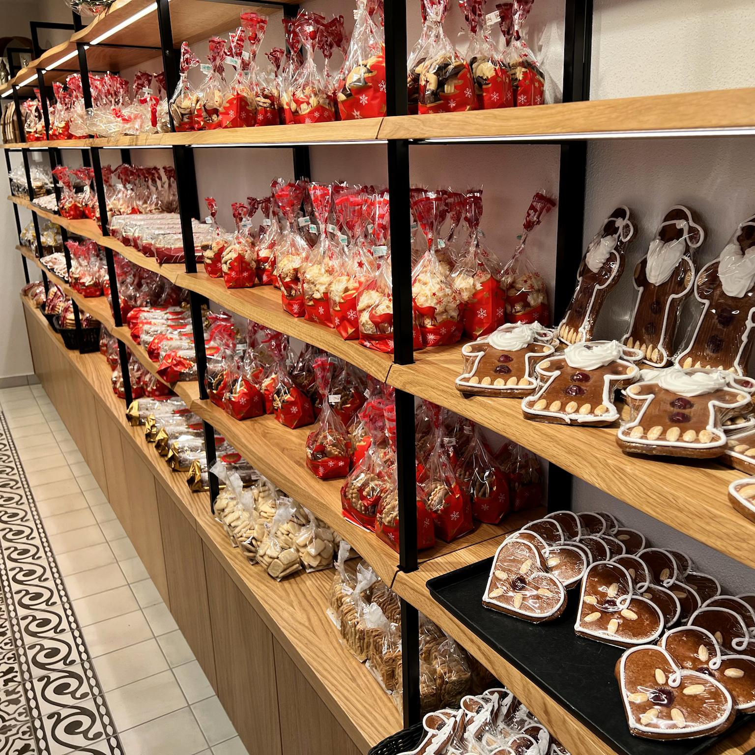 Neue Einrichtung für Bäckerei Mengel